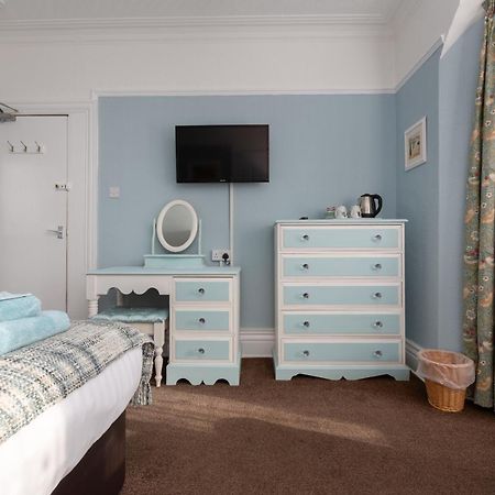 The Beechcliffe Hotel - Over 35'S Only Blackpool Bagian luar foto
