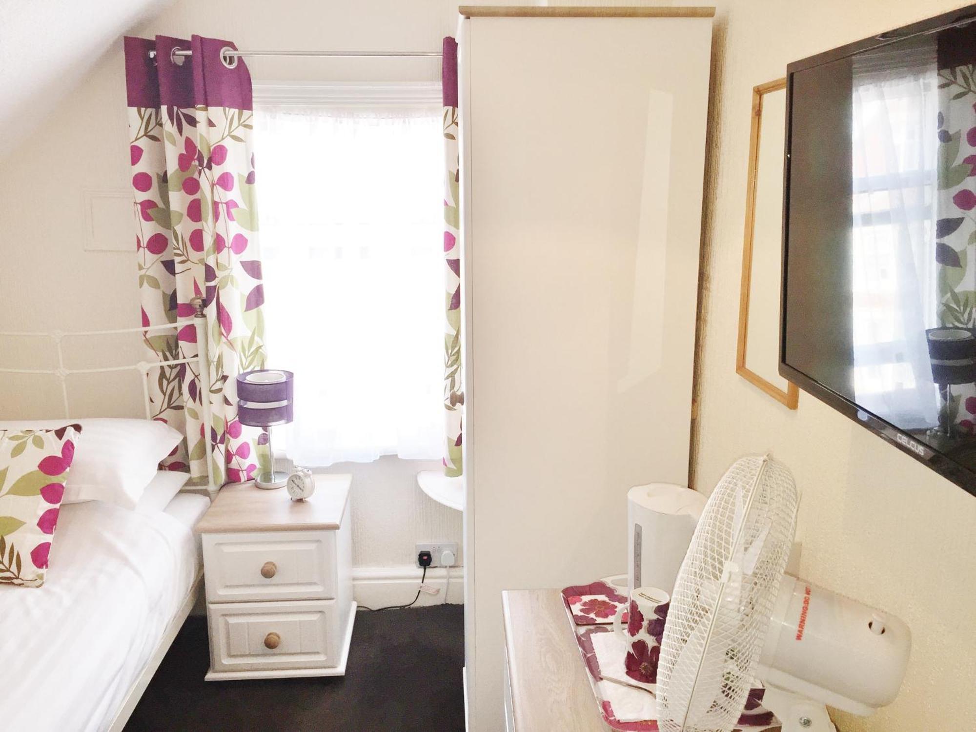 The Beechcliffe Hotel - Over 35'S Only Blackpool Bagian luar foto