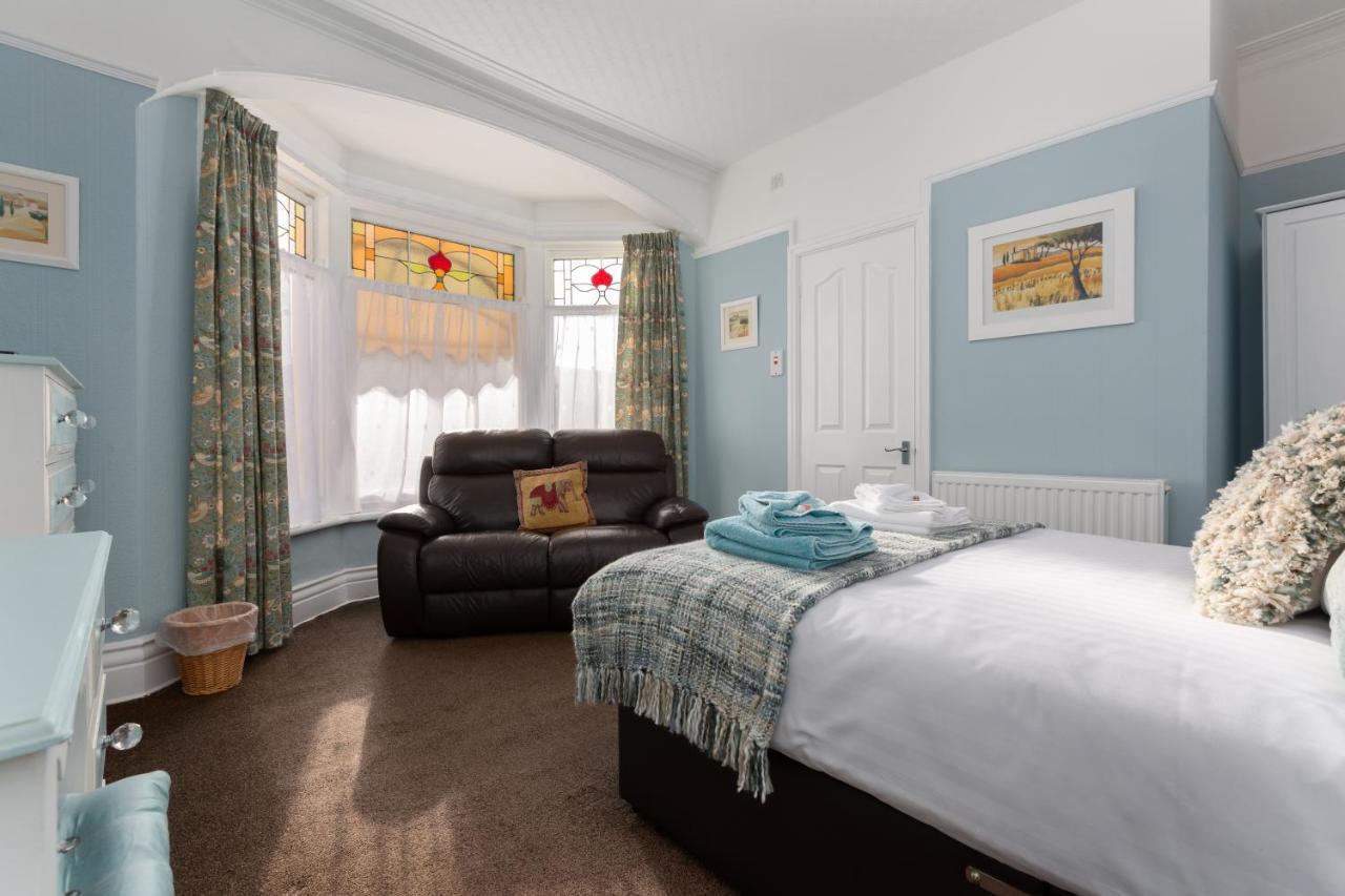 The Beechcliffe Hotel - Over 35'S Only Blackpool Bagian luar foto